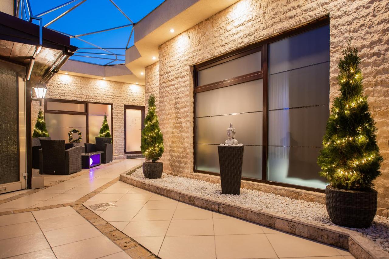 H & V Residence - Split Level Apartment Arad Exterior foto
