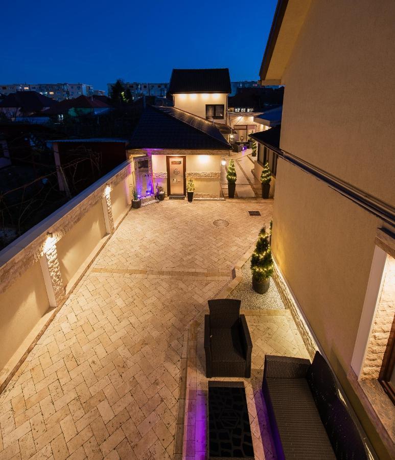 H & V Residence - Split Level Apartment Arad Exterior foto
