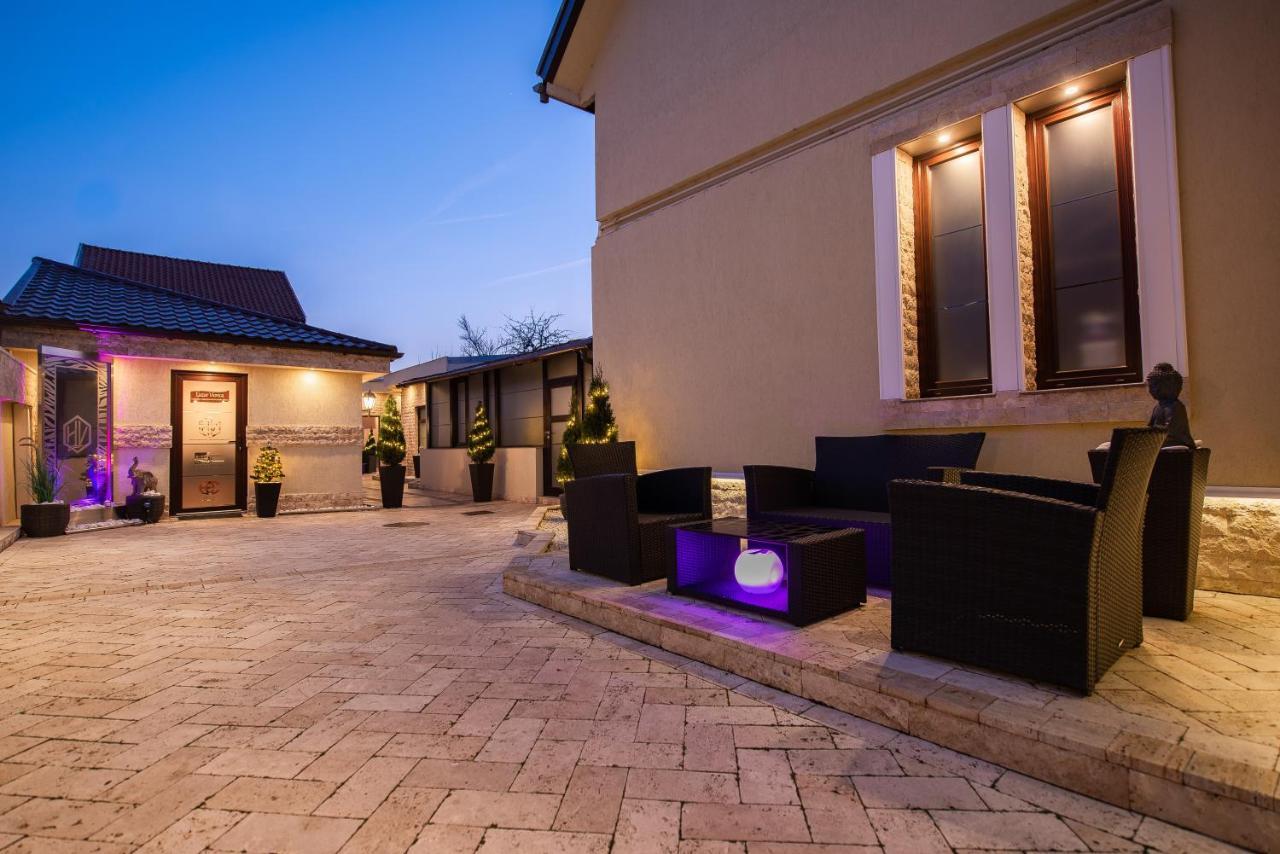 H & V Residence - Split Level Apartment Arad Exterior foto