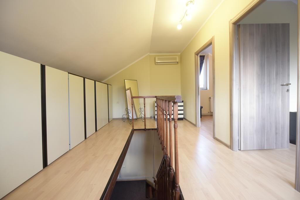 H & V Residence - Split Level Apartment Arad Exterior foto
